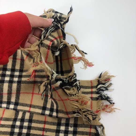 Vintage Burberry’s London Nova Check Plaid Tan Wool Fringe Scarf - Picture 10 of 16